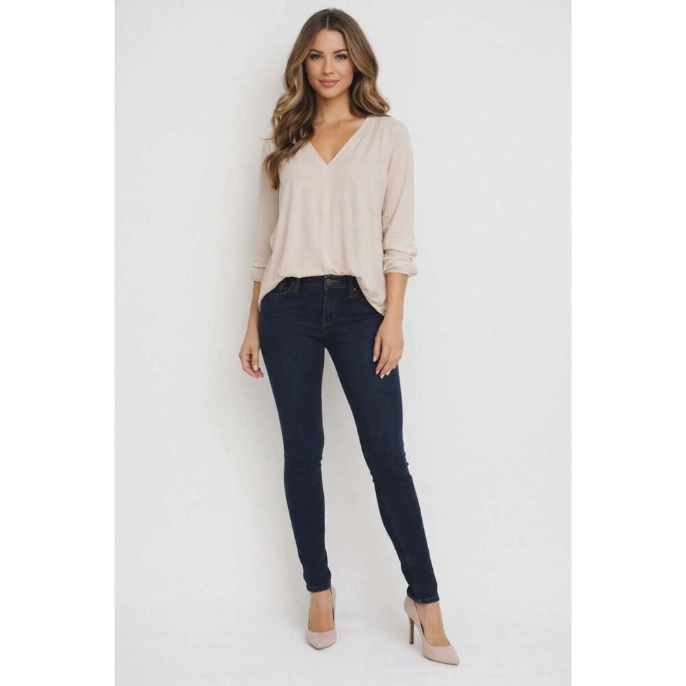 Forever 21 Jeans MID RISE STRAIGHT LEG BLUE Denim WOMEN'S WOMAN'S Size 0